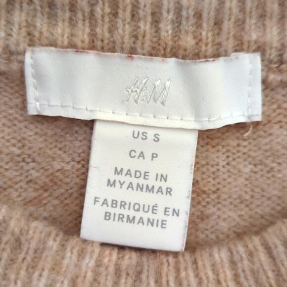 H&M Color Block Cropped Cream and Tan Warm Soft Crew Neck Winter Sweater - Picture 3 of 3